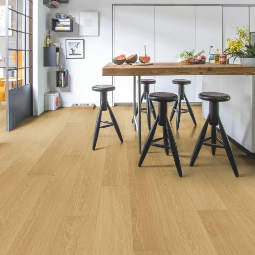 Quick-Step Laminate Impressive Natural Varnished Oak 8mm